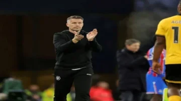 تهديد فصل يهدد مدربي البريميرليج في شتاء 2026